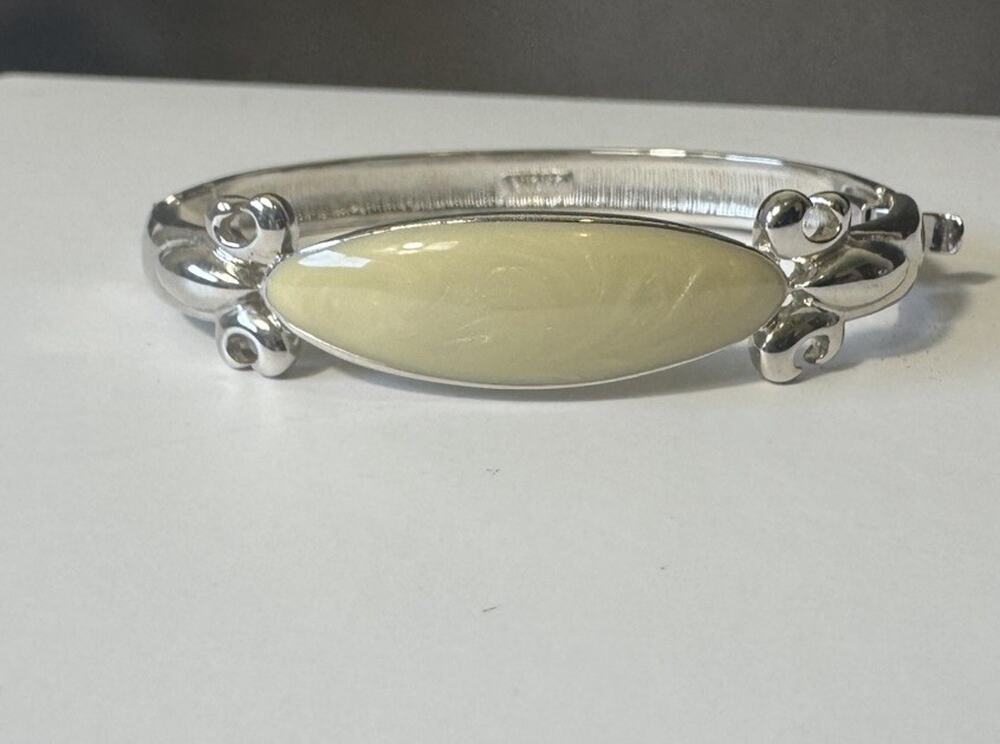 Vintage Monet Silver Tone Cream Lucite Cabochon Clamper Bangle Bracelet 26.4g